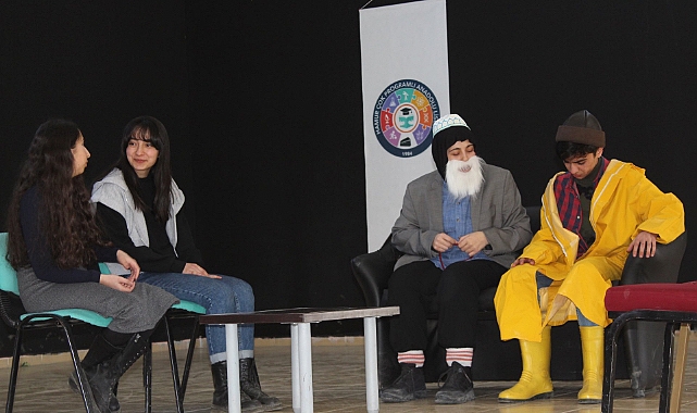 Hamur’da "Paydos" isimli tiyatro oyunu büyük ilgi gördü