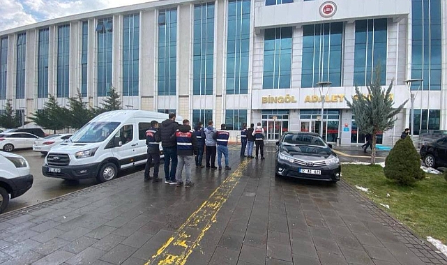 Hırsızlık ve uyuşturucu suçundan aranan 3 şahıs tutuklandı
