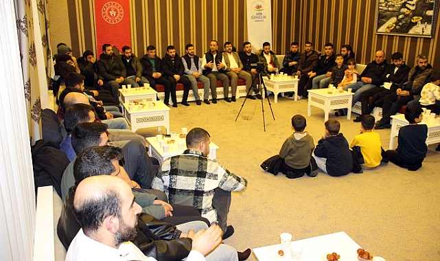 HÜDA PAR Adayı Yılmaz, Ağrılı gençlerle bir araya geldi