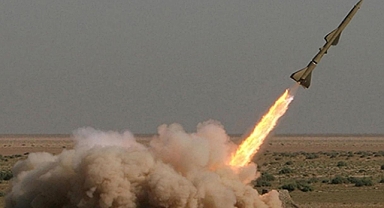 Husilerin Balistik Füze Saldırıları! Kızıldeniz'de Tansiyon Yükseliyor