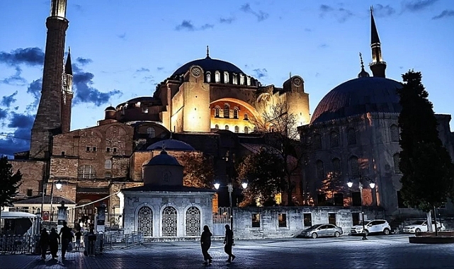 İFTARDA OKUNACAK DUALAR | Ramazan ayında okunacak dualar, sureler neler?