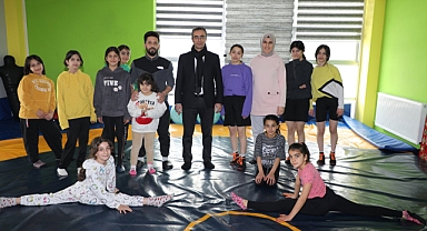 İl Müdürü Fedai Din’den, Doğubayazıt Gençlik Merkezi’ne ziyaret