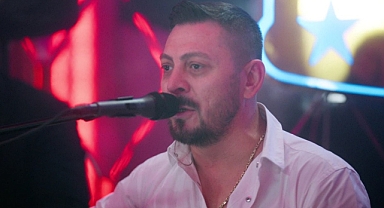 İnci Taneleri dizisinde Şarkı Söyleyen Sincanlı Erkal Kimdir? Kaç Yaşındadır?