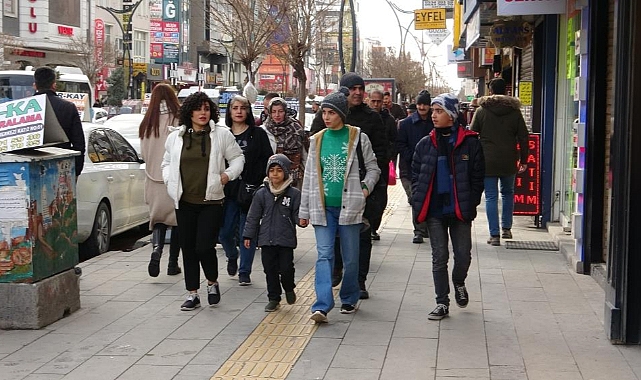 İranlı turistler 4 günlük tatilde Van'a akın etti