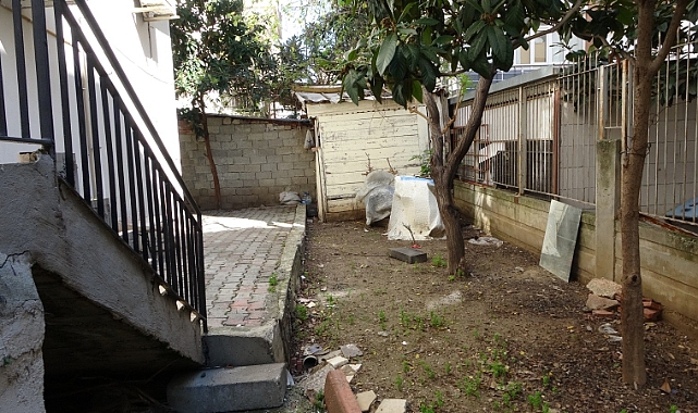 JASAT ekiplerini kapıda görünce 4’üncü katın balkonundan aşağı atladı