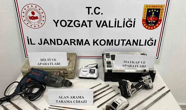 Kaçak kazı yapan 4 kişiye suçüstü