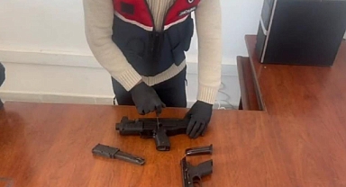 Kars’ta tabanca ve makineli tabanca ele geçirildi: 1 gözaltı