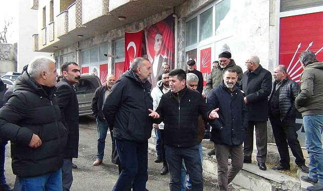 Kars'ta CHP il yönetimine partililerden tepki