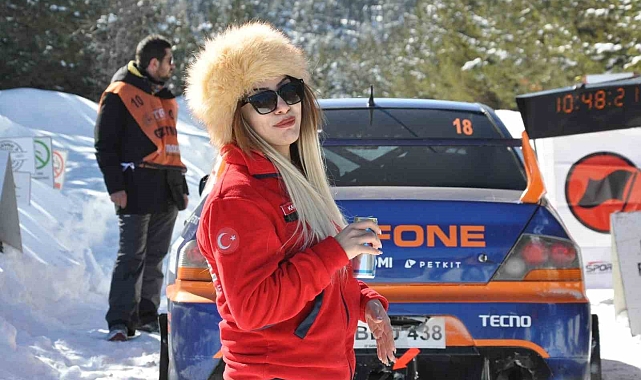 Kars'ta rallicilerin karla sınavı