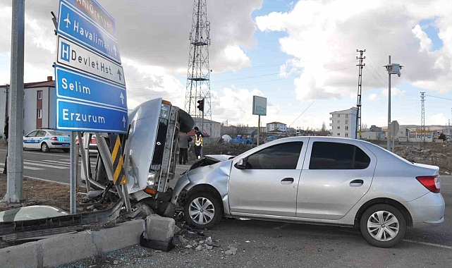 Kars'ta trafik kazası: 4 yaralı