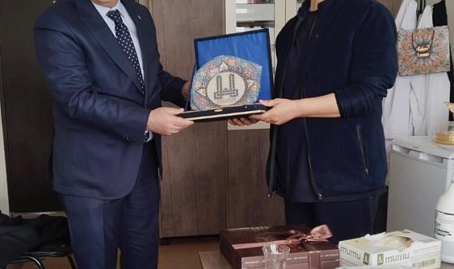 Kent Konseyi'nden Prof. Dr. Akçay'a hizmet teşekkürü
