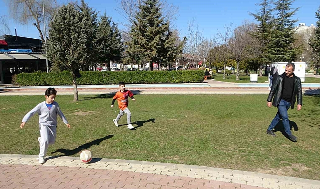 Malatya'da güzel hava "kışı" unutturdu