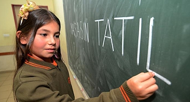 MEB'Den Tatil Süresi Kısalacak, Okul Süresi Artacak