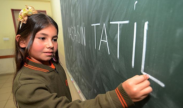 MEB'Den Tatil Süresi Kısalacak, Okul Süresi Artacak
