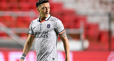 Mesut Özil Alman Siyasetinde