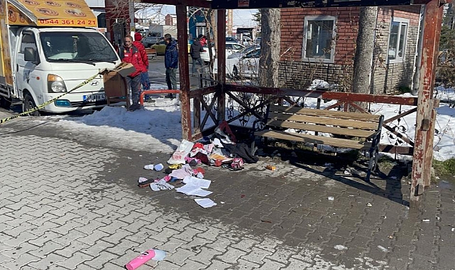 Minibüs durağında unutulan şüpheli çanta paniğe neden oldu