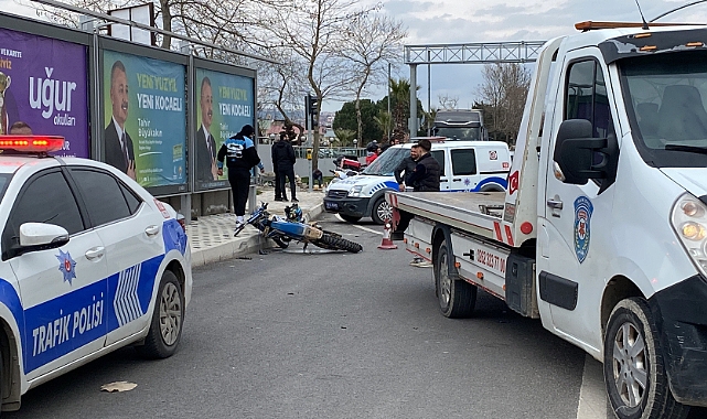 Minibüsün çarptığı motosikletli metrelerce savruldu