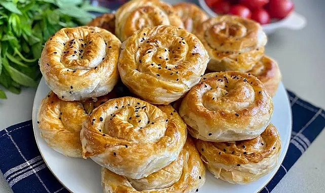 Misafirlerinizi büyüleyecek tarif: Kıymalı Patatesli Börek yapmanın püf noktaları