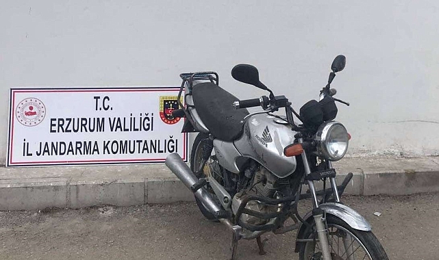 Motosiklet Hırsızları Jandarmadan Kaçamadı