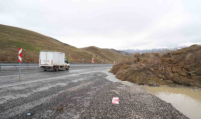 Muş'ta heyelan meydana gelen alanda inceleme başlatıldı