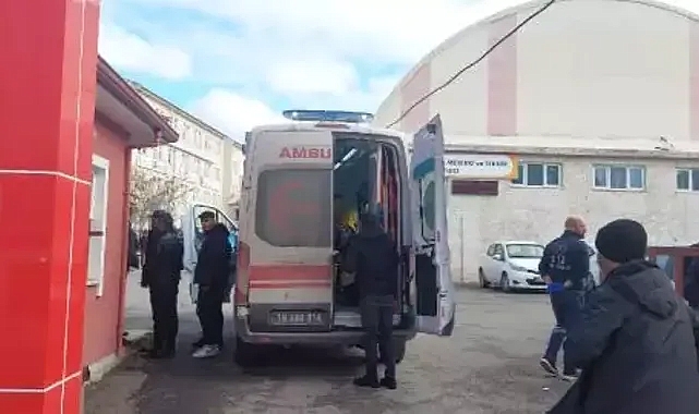 Otomobil devrildi: 1 ölü 3 yaralı