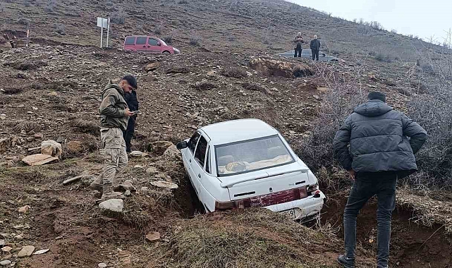 Otomobil şarampole yuvarlandı: 2 yaralı
