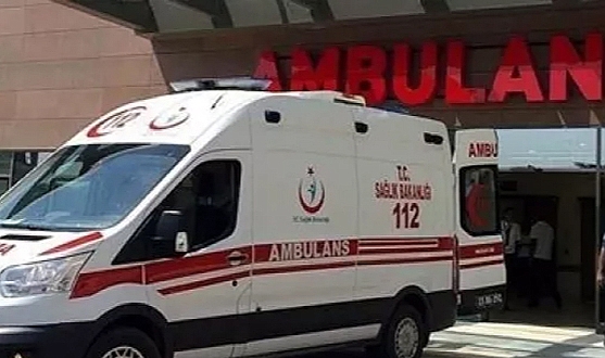 Otomobil tarlaya devrildi: 3 ölü