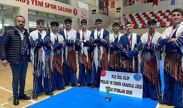 Özel Muş Bilim Teknik Koleji halk oyunları yarışmasında il birincisi oldu