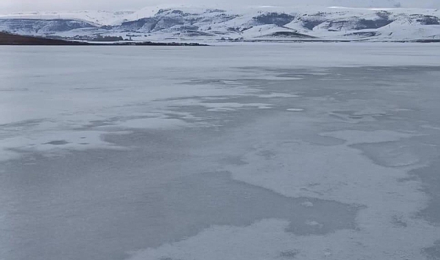 Patnos Baraj Gölü "Buz Gölü'ne" döndü