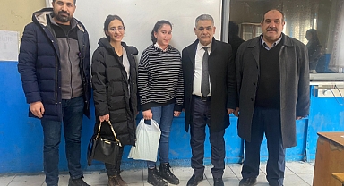 Patnos'ta “Dede Korkut Hikayeleri Öykü Yarışması'nda" dereceye giren öğrencilere hediyeleri takdim edildi