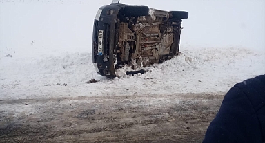 Patnos Yukarı Göçmez Köyü mevkiinde kaza: 4 yaralı