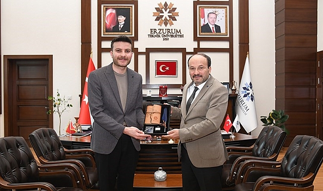 Rektör Çakmak ödüllü genç araştırmacıyı misafir etti