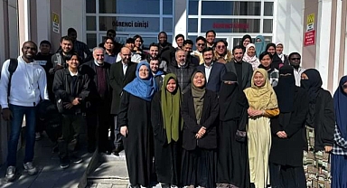 Rektör Yardımcısı Şimşek, AİÇÜ öğrencileriyle buluştu