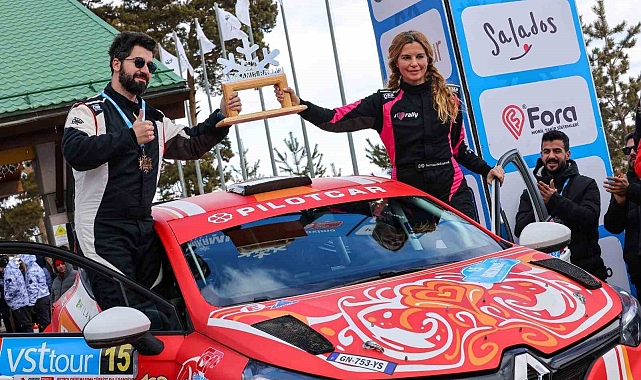 Sarıkamış'ta kar rallisinde kadın pilot ilk 10'a girdi
