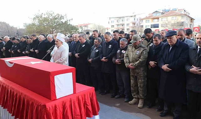 Şehit Piyade Sözleşmeli Er Salih Ay dualarla son yolculuğuna uğurlandı