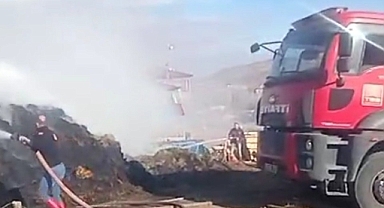 Soba bacasından çıkan kıvılcımlar 2500 ot balyasını kül etti