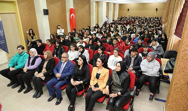 "Teknoloji Bağımlılığı ve Teknolojiyi Doğru Kullanma" eğitimi sempozyumu düzenlendi