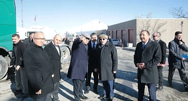 Ticaret Bakan Yardımcısı Sezai Uçarmak Ağrı Gürbulak'ta incelemelerde bulundu