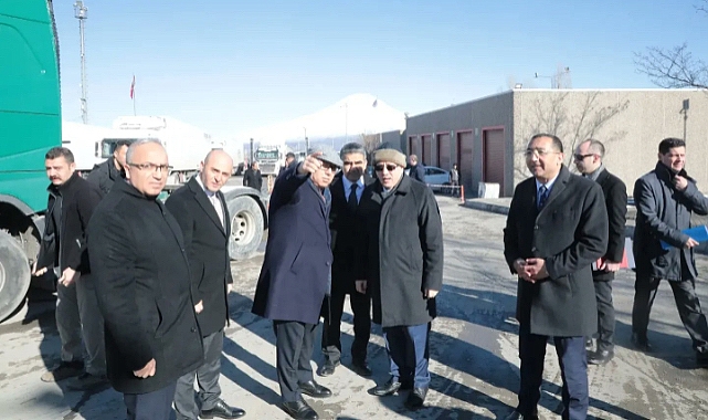 Ticaret Bakan Yardımcısı Sezai Uçarmak Ağrı Gürbulak'ta incelemelerde bulundu