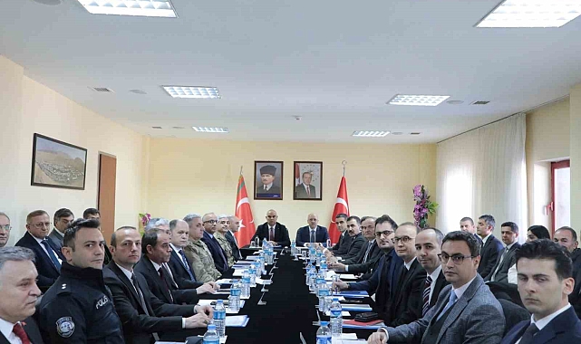 Ticaret Bakan Yardımcısı Uçarmak, Gürbulak Sınır Kapısı'nda incelemede bulundu