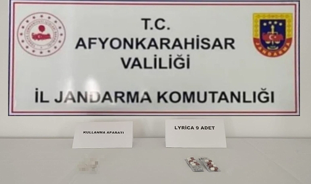 Uşak’tan Afyonkarahisar'a uyuşturucu getiren zehir tacirleri yakalandı