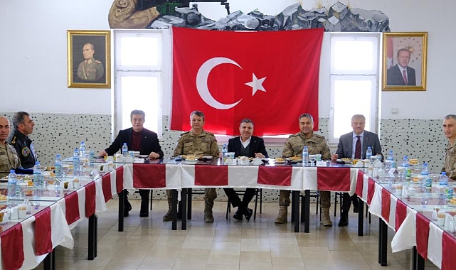 Vali Atay Yurdun Kahramanlarıyla Bir Araya Geldi