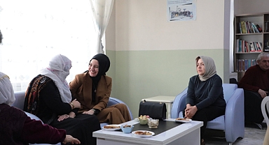 Vali Koç, huzurevi sakinlerini unutmadı