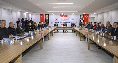 Van'da 6 Şubat şehitleri için anma programı düzenlendi