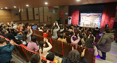 Van'da çocuklar yarıyıl şenliklerinde unutulmaz anlar yaşadı