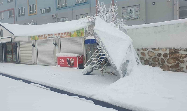 Van da eğitime ara verildi, 132 yerleşim yerinin yolu ulaşıma kapandı