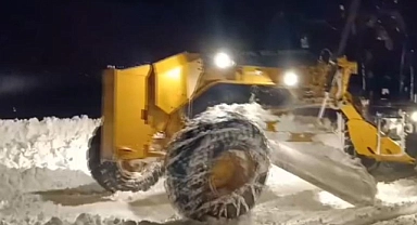 Van'da kar nedeniyle yolda mahsur kalan işçiler kurtarıldı