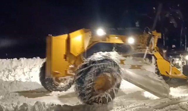 Van'da kar nedeniyle yolda mahsur kalan işçiler kurtarıldı