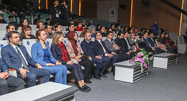 Van'da 'Türkiye 100 Yıl Konseri' ile muhteşem müzik ziyafeti