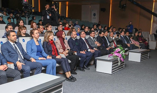 Van'da 'Türkiye 100 Yıl Konseri' ile muhteşem müzik ziyafeti